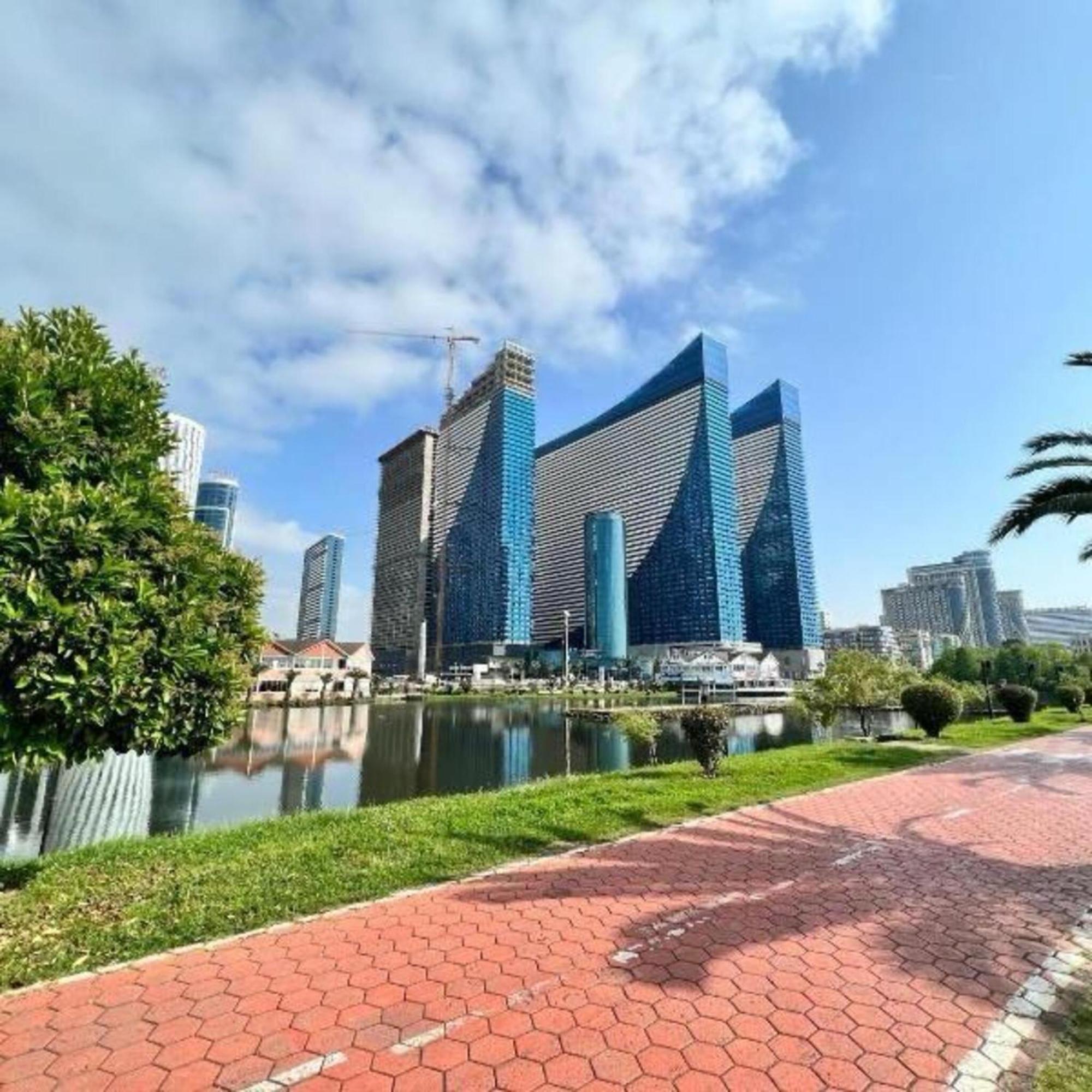 Orbi Aparthotel In Батуми Экстерьер фото